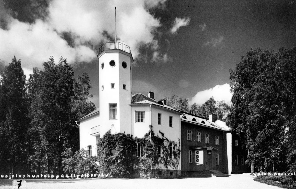 Upseerikerho Taistelukoulun Verkkomuseo Upseerikerho Taistelukoulun Verkkomuseo